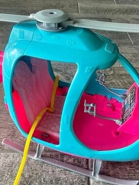Barbie Dreamhouse Adventures Helicopter Toy Blue & Pink little girl play set